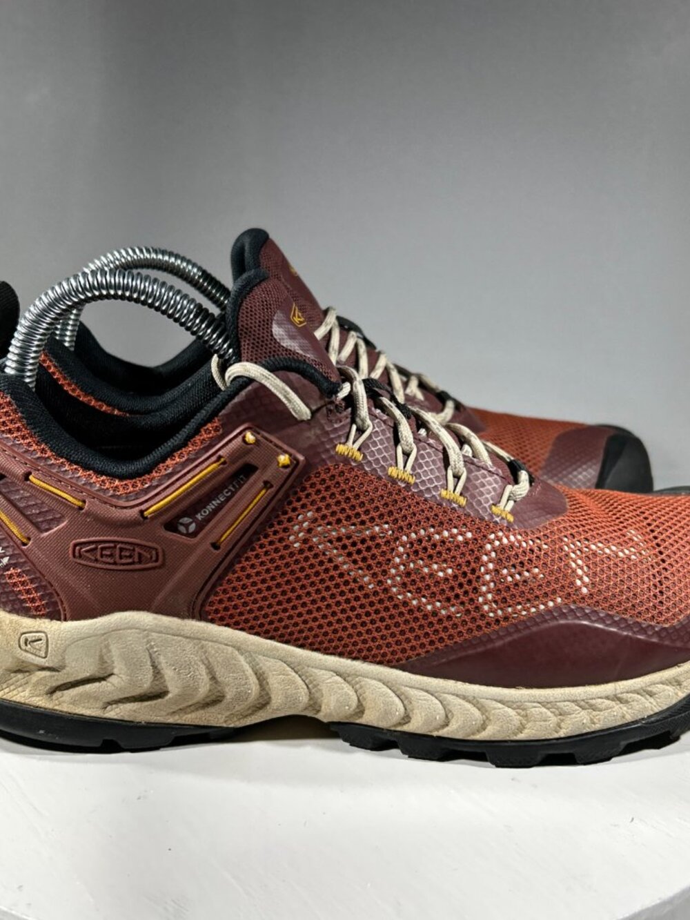 KEEN NXIS Womens Hiking Shoes Size 8.5 Brown Waterproof Sneakers Camping Trail - Picture 5 of 12